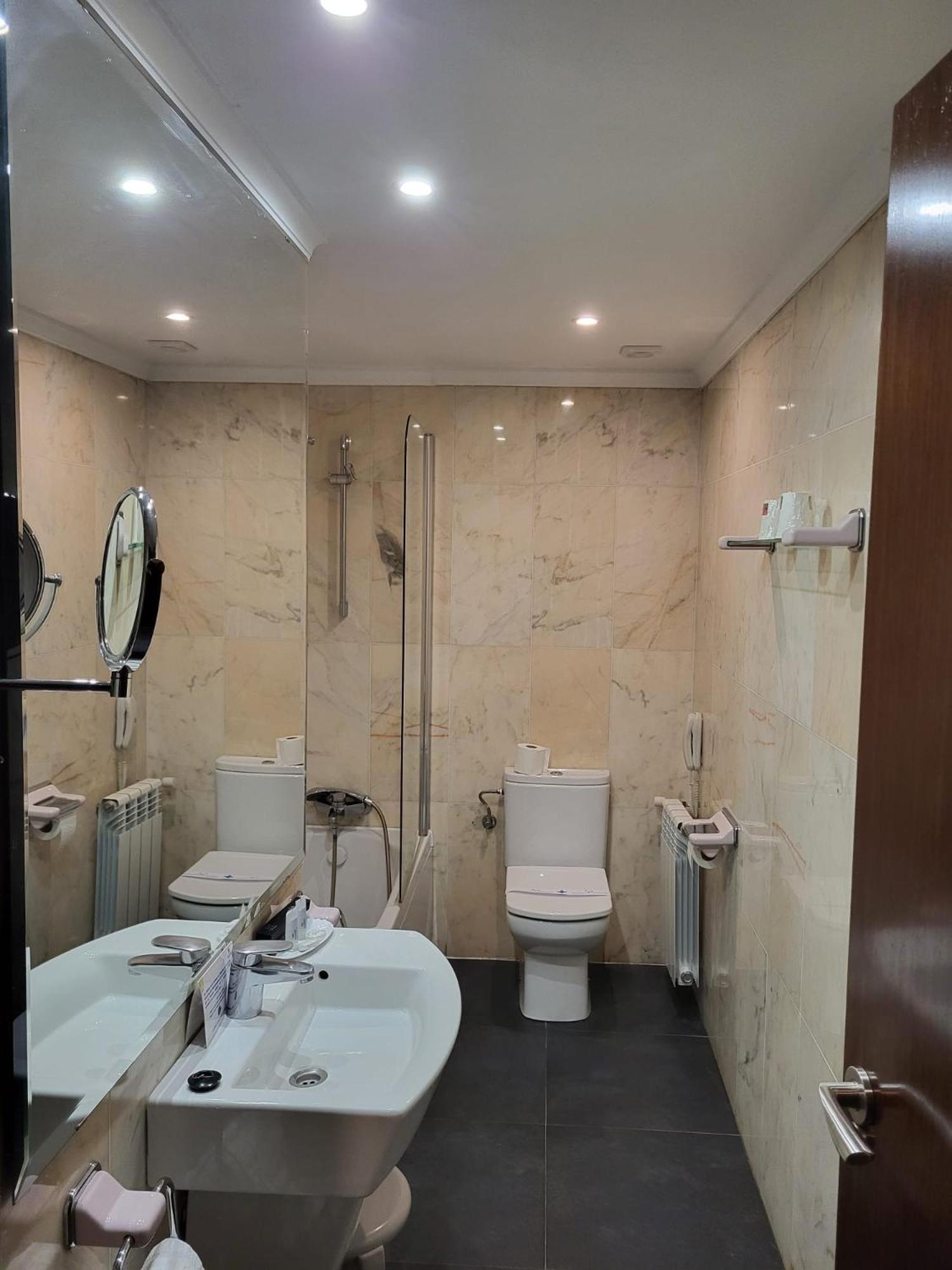 Hotel Leonor Miron Soria Esterno foto